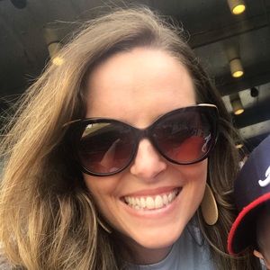 Meet your Posher, Caroline